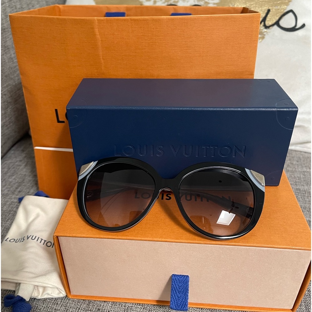 LOUIS VUITTON Amber Cat Eye Sunglasses Z0778W